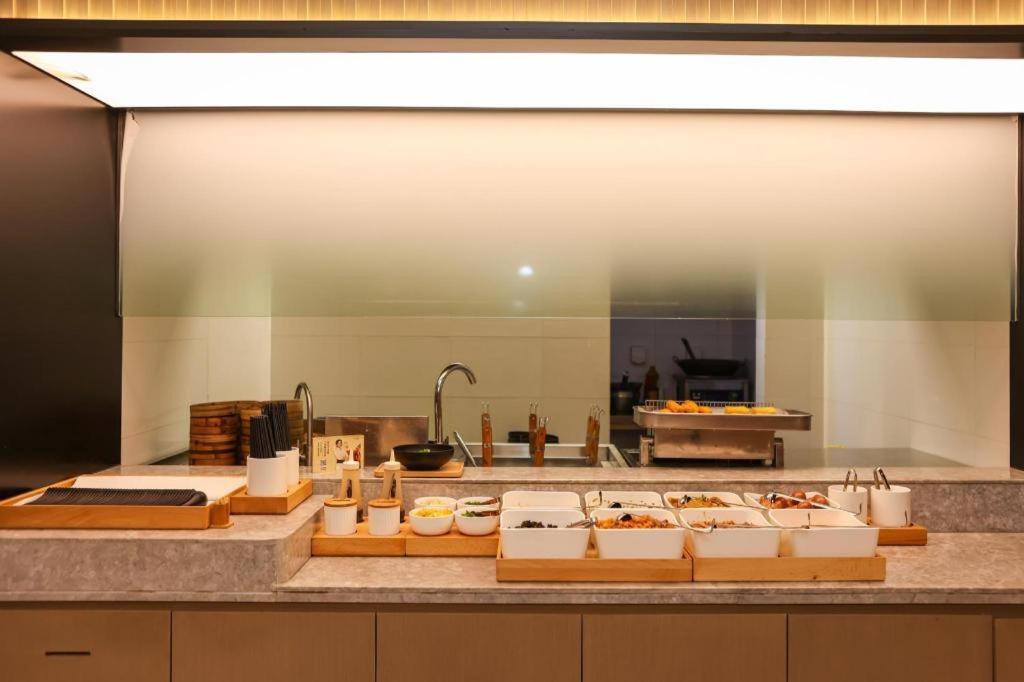 Ji Hotel Shanghai Xujiahui エクステリア 写真